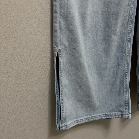 Banana Republic The Icon Mid-Rise Wide-Leg Split-Hem Jean - Light Wash, 31 - Picture 4 of 10